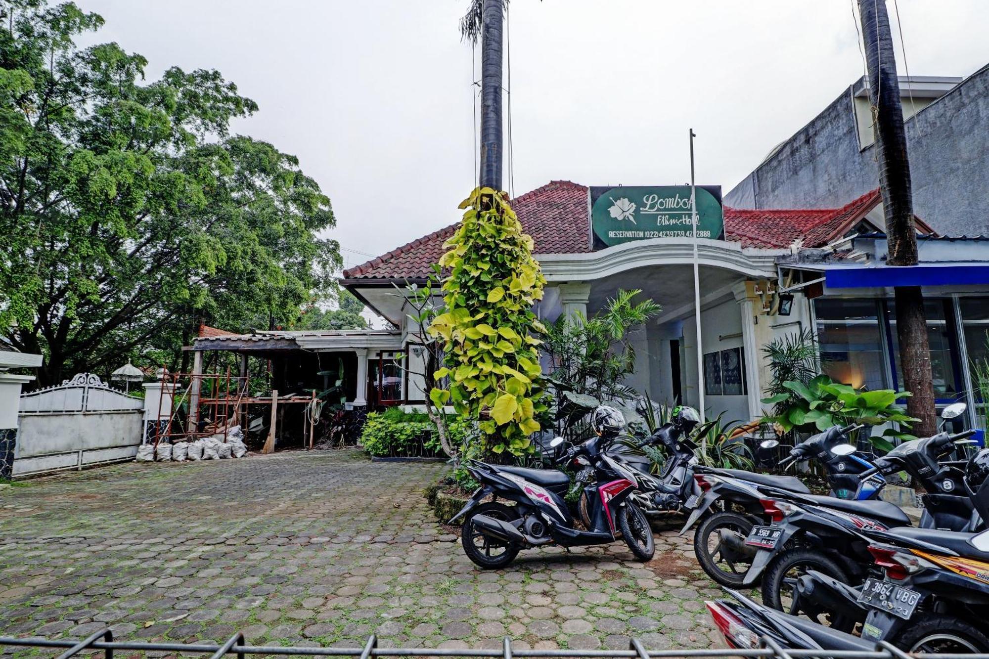 Hotel O Bandung Near Stadion Siliwangi Formerly The Ethnic Hotel Бандунг Экстерьер фото